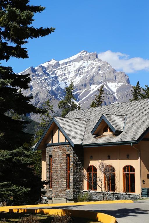 Ywca Banff Hotel מראה חיצוני תמונה