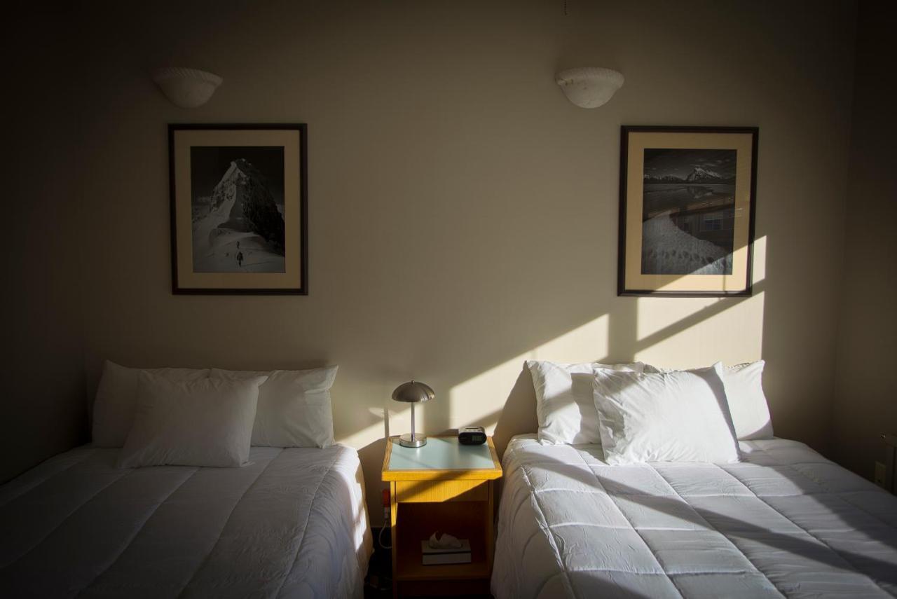 Ywca Banff Hotel מראה חיצוני תמונה